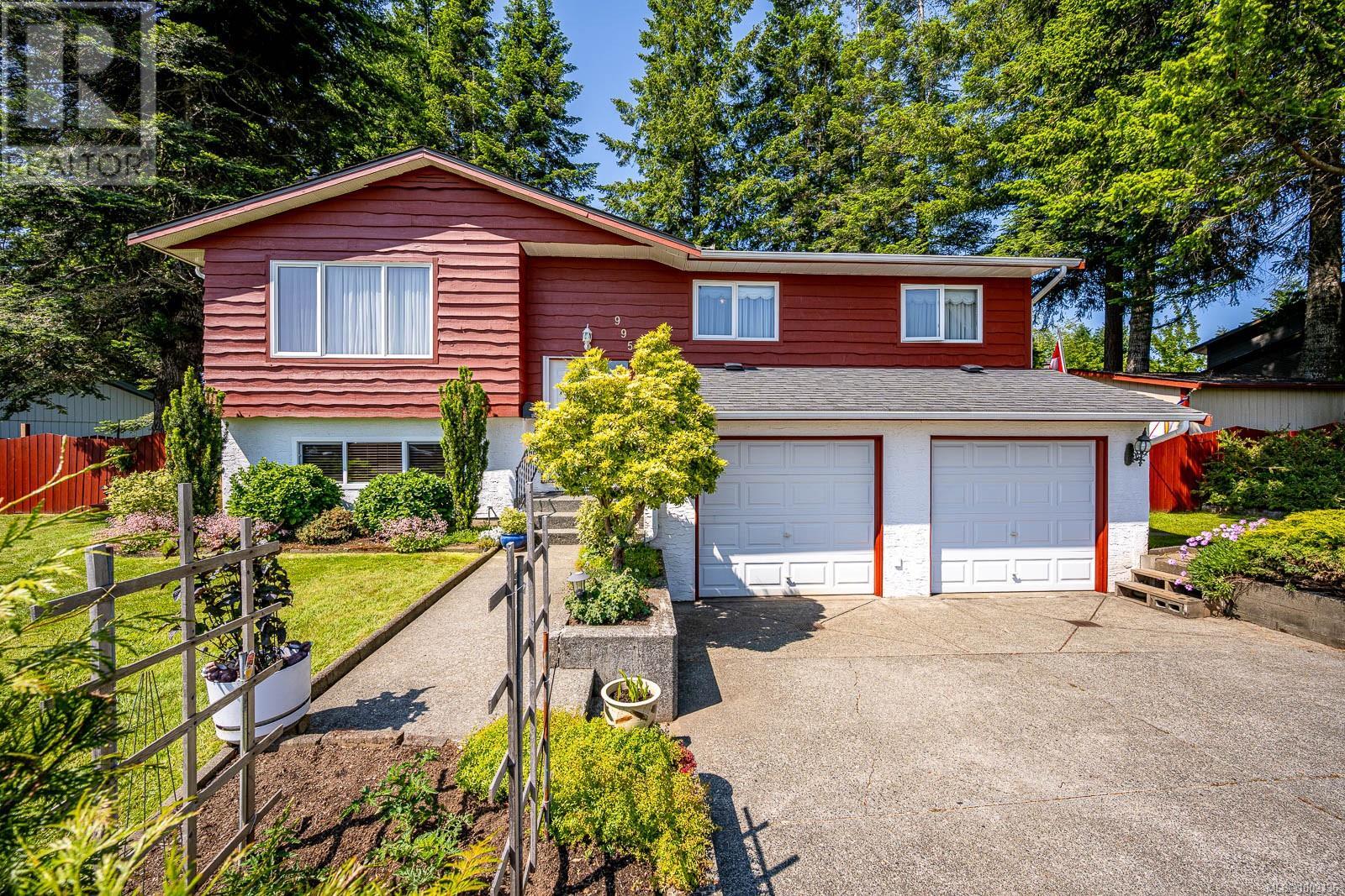 Photo 3 of 995 Mantle Dr, Courtenay BC