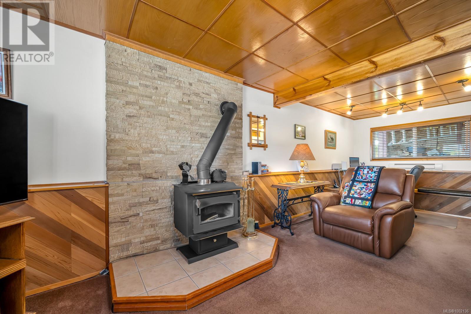 Photo 28 of 995 Mantle Dr, Courtenay BC
