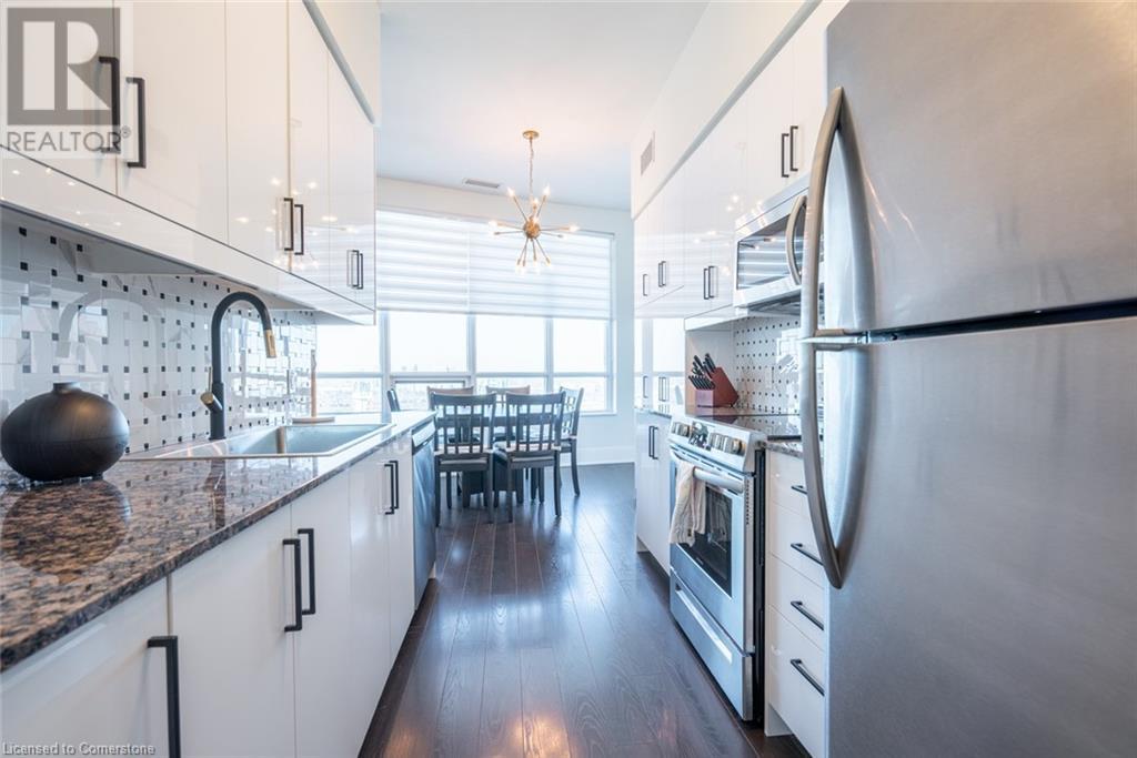 Photo 19 of 330 Burnhamthorpe Road W Unit Ph 5, Mississauga ON