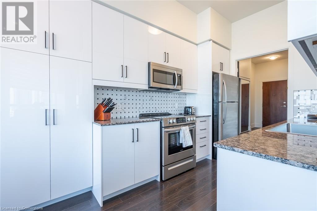 Photo 17 of 330 Burnhamthorpe Road W Unit Ph 5, Mississauga ON