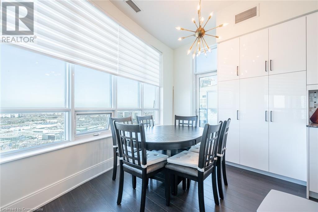 Photo 14 of 330 Burnhamthorpe Road W Unit Ph 5, Mississauga ON