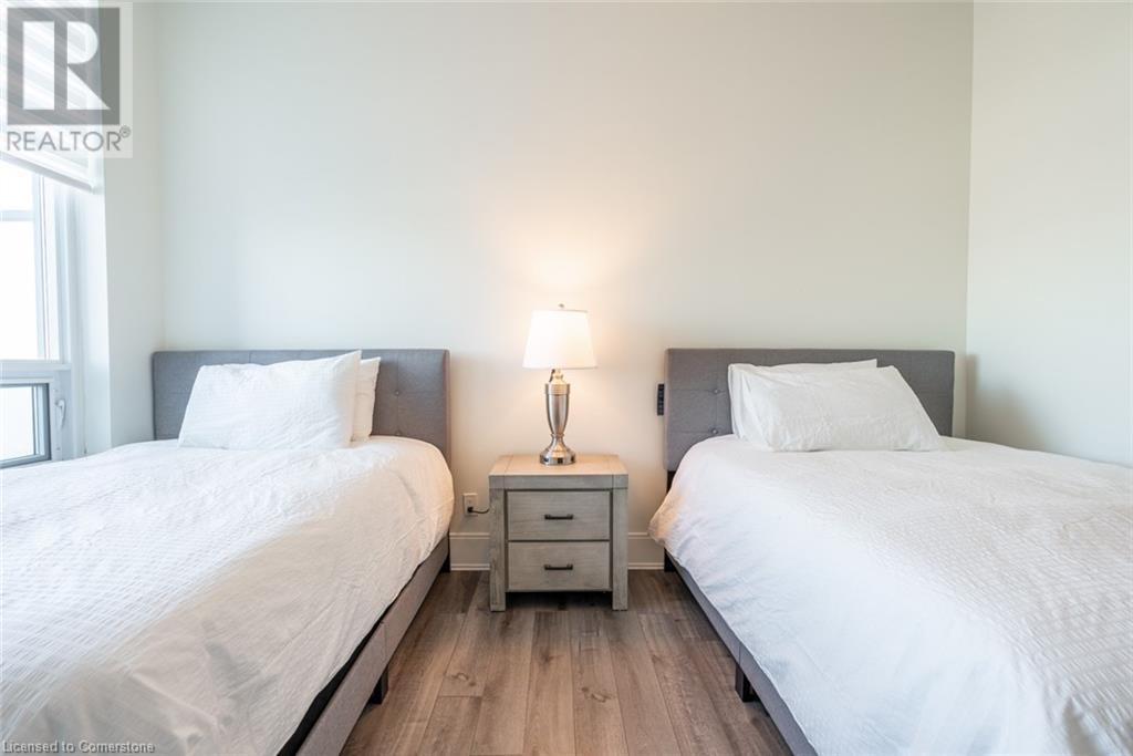 Photo 32 of 330 Burnhamthorpe Road W Unit Ph 5, Mississauga ON