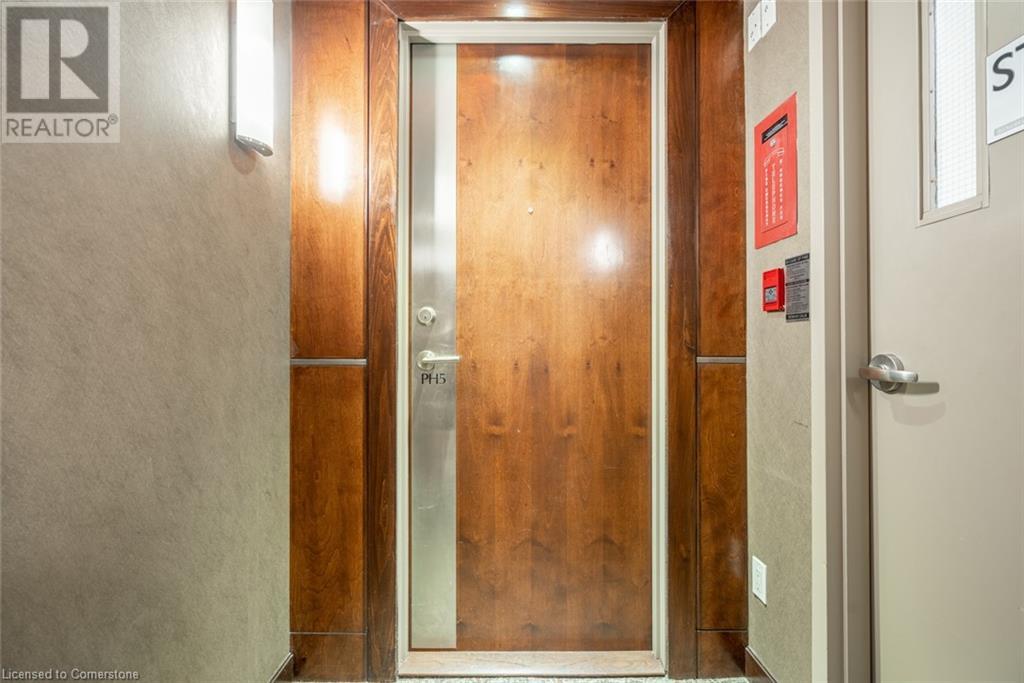 Photo 37 of 330 Burnhamthorpe Road W Unit Ph 5, Mississauga ON