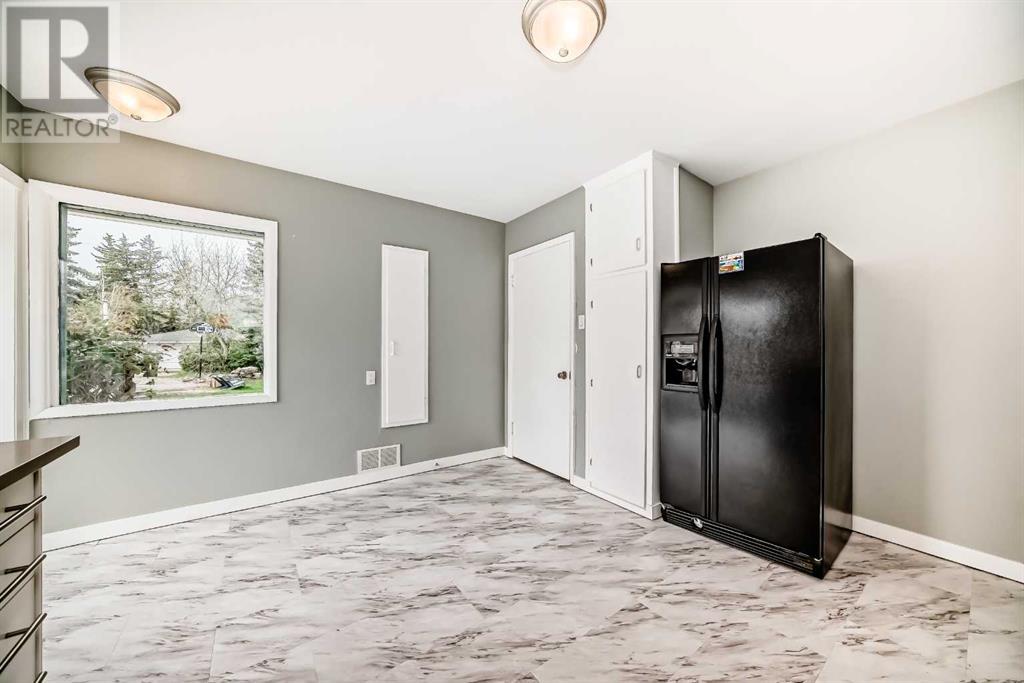 Single Family House Bungalow for Sale in  Glenmount Crescent SW Glendale Calgary 
