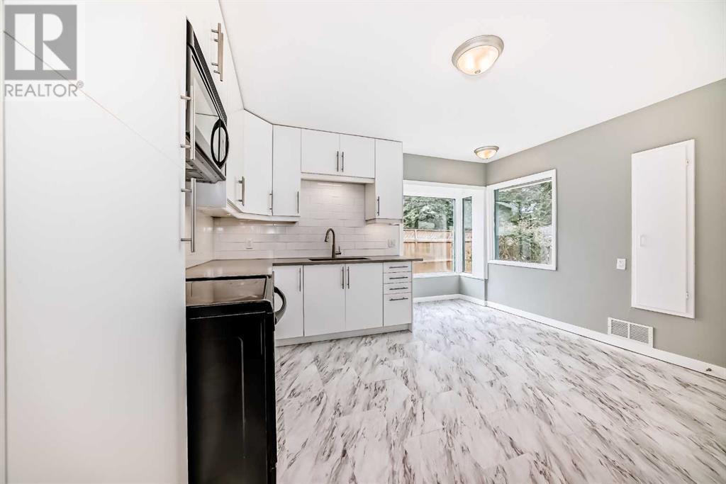 Single Family House Bungalow for Sale in  Glenmount Crescent SW Glendale Calgary 