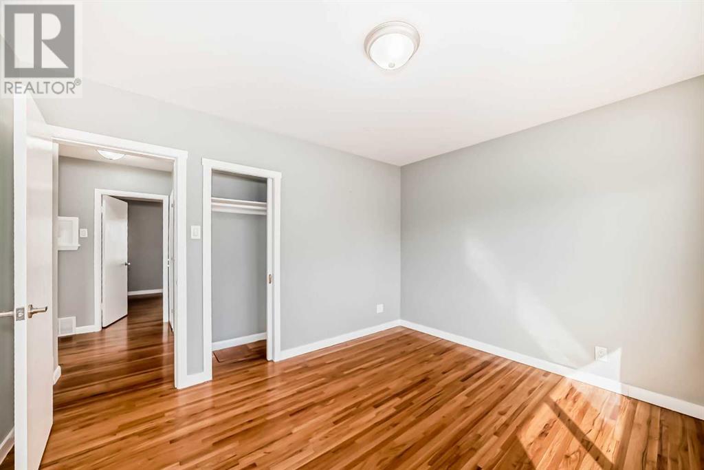 Single Family House Bungalow for Sale in  Glenmount Crescent SW Glendale Calgary 