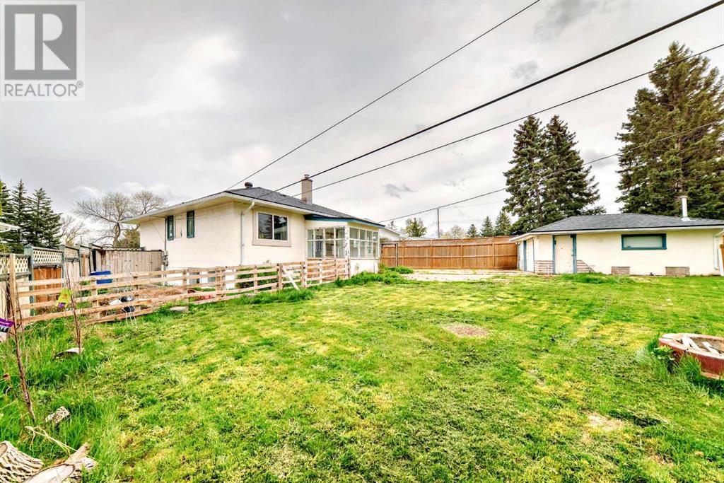 Single Family House Bungalow for Sale in  Glenmount Crescent SW Glendale Calgary 