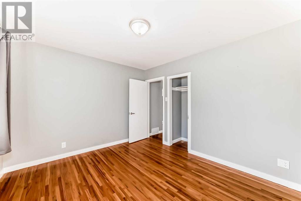 Single Family House Bungalow for Sale in  Glenmount Crescent SW Glendale Calgary 