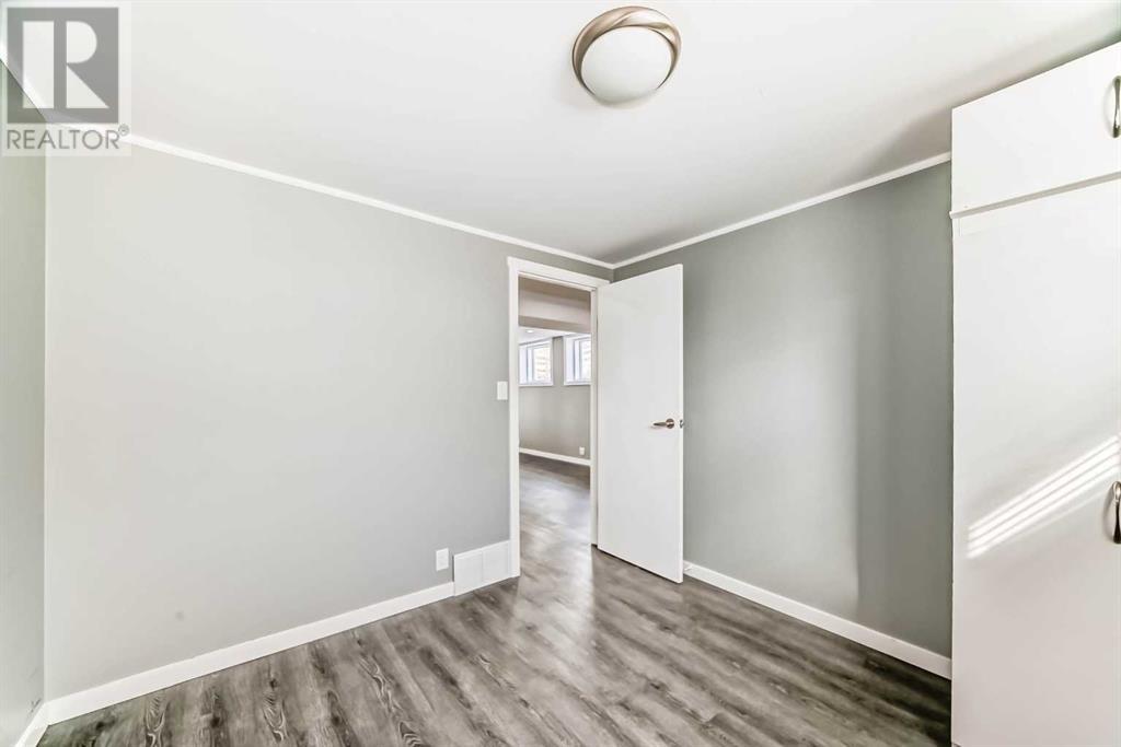 Single Family House Bungalow for Sale in  Glenmount Crescent SW Glendale Calgary 