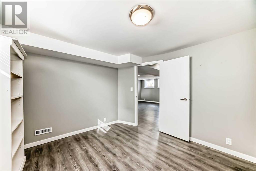 Single Family House Bungalow for Sale in  Glenmount Crescent SW Glendale Calgary 