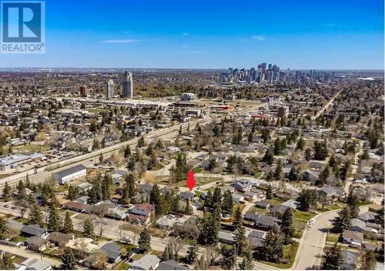Single Family House Bungalow for Sale in  Glenmount Crescent SW Glendale Calgary 