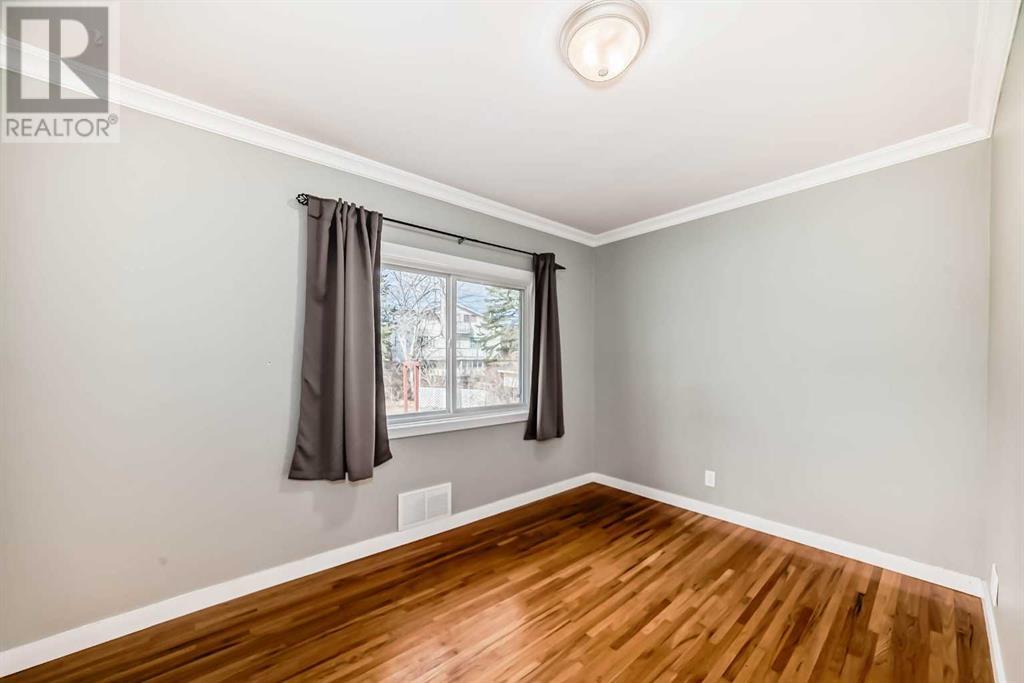 Single Family House Bungalow for Sale in  Glenmount Crescent SW Glendale Calgary 