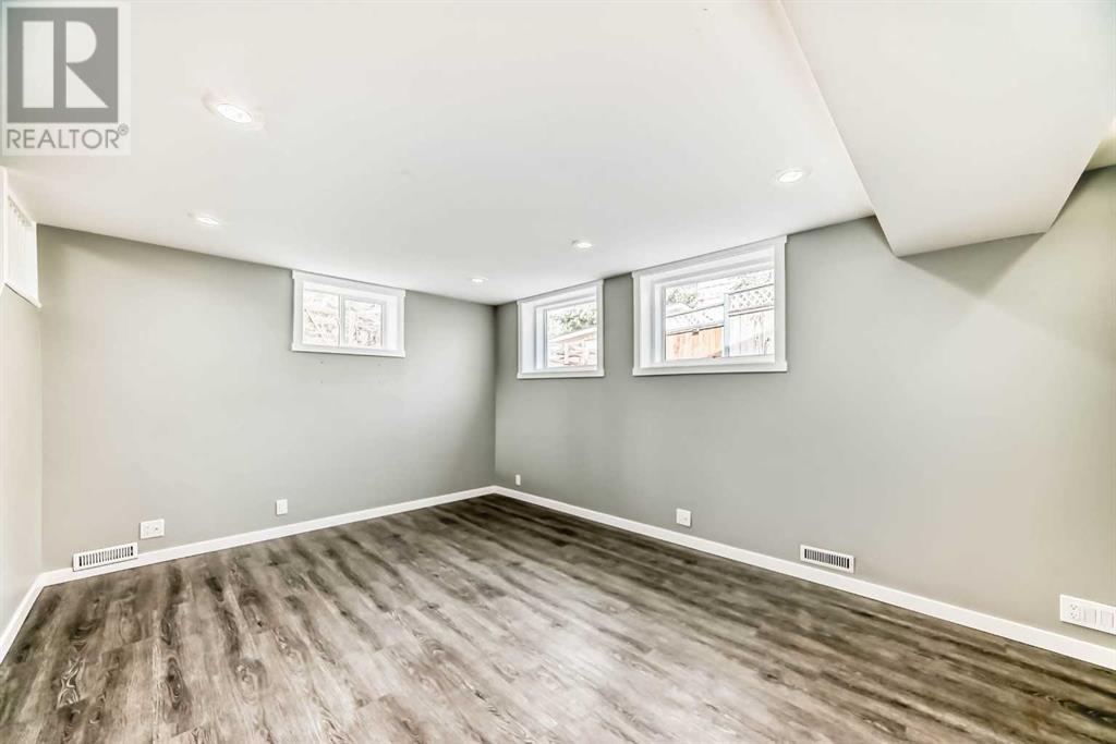 Single Family House Bungalow for Sale in  Glenmount Crescent SW Glendale Calgary 