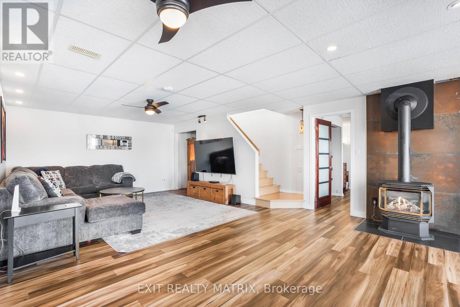 Photo 8 of 1624 Bay Road, Champlain ON