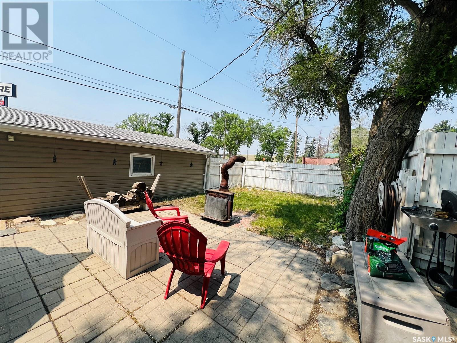 Photo 38 of 284 10th Avenue Nw, Swift Current SK