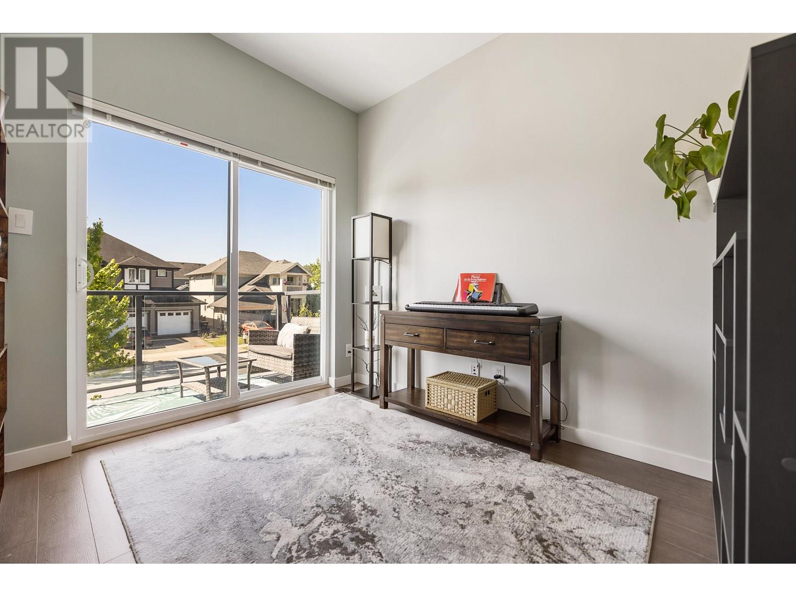 1 19451 SUTTON AVENUE, Pitt Meadows real estate listing R3014247