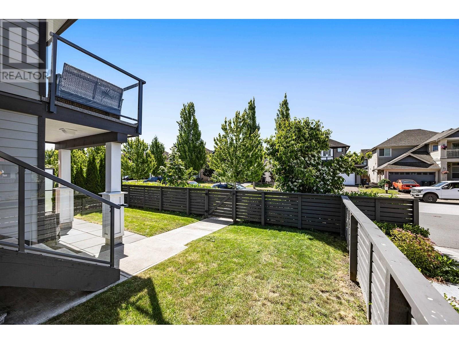 1 19451 SUTTON AVENUE, Pitt Meadows real estate listing R3014247