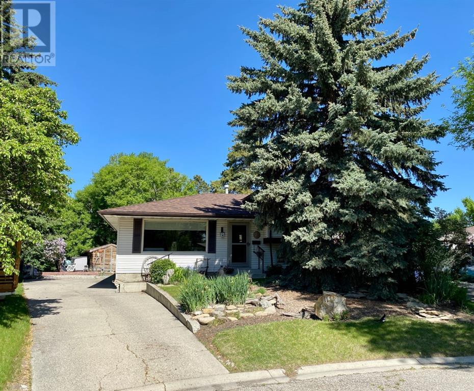 111 Lynnbrook Bay SE, Calgary, Alberta