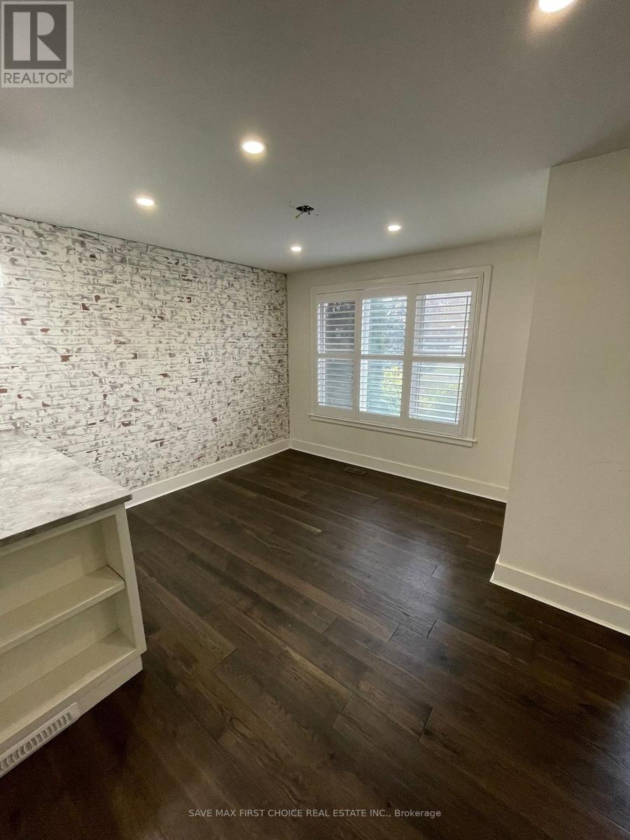 Single Family House for Sale in  BEVAN COURT Hamilton (Rosedale) 