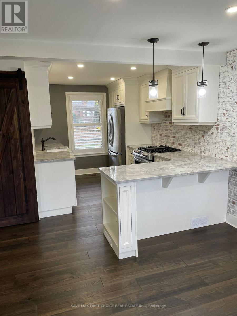 Single Family House for Sale in  BEVAN COURT Hamilton (Rosedale) 