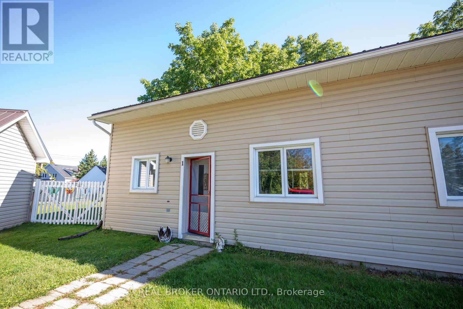 Photo 4 of 341 New Street, Edwardsburgh Cardinal ON