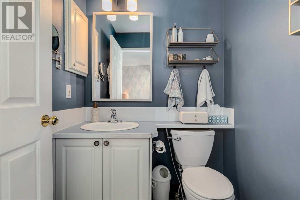 Single Family House Bi-level for Sale in  Alcock Close Rosemont Okotoks 