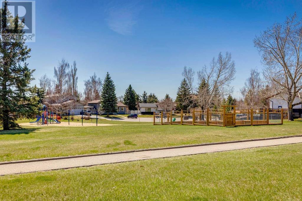 Single Family House Bi-level for Sale in  Alcock Close Rosemont Okotoks 