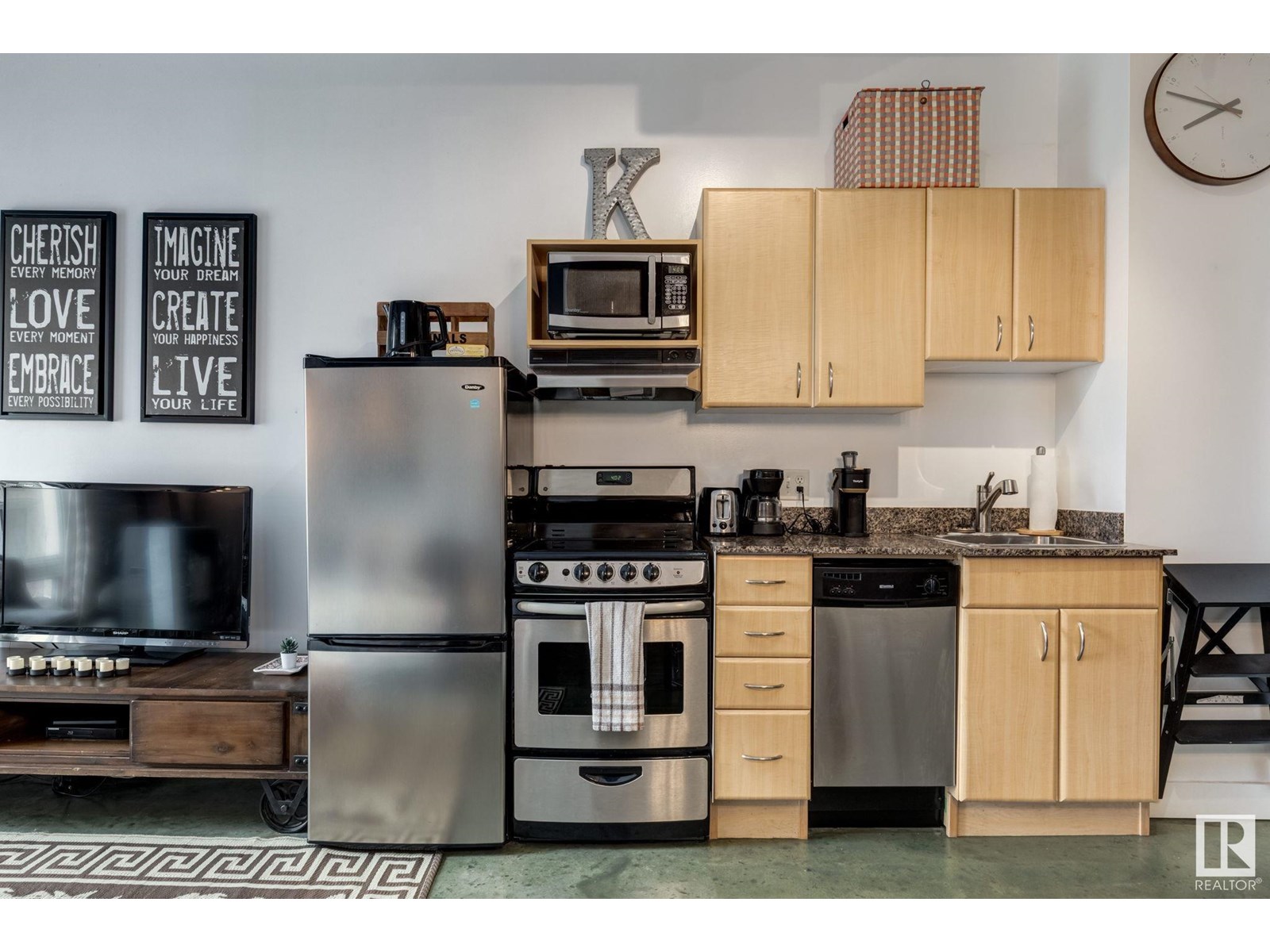 #510 10024 JASPER AV NW - 10