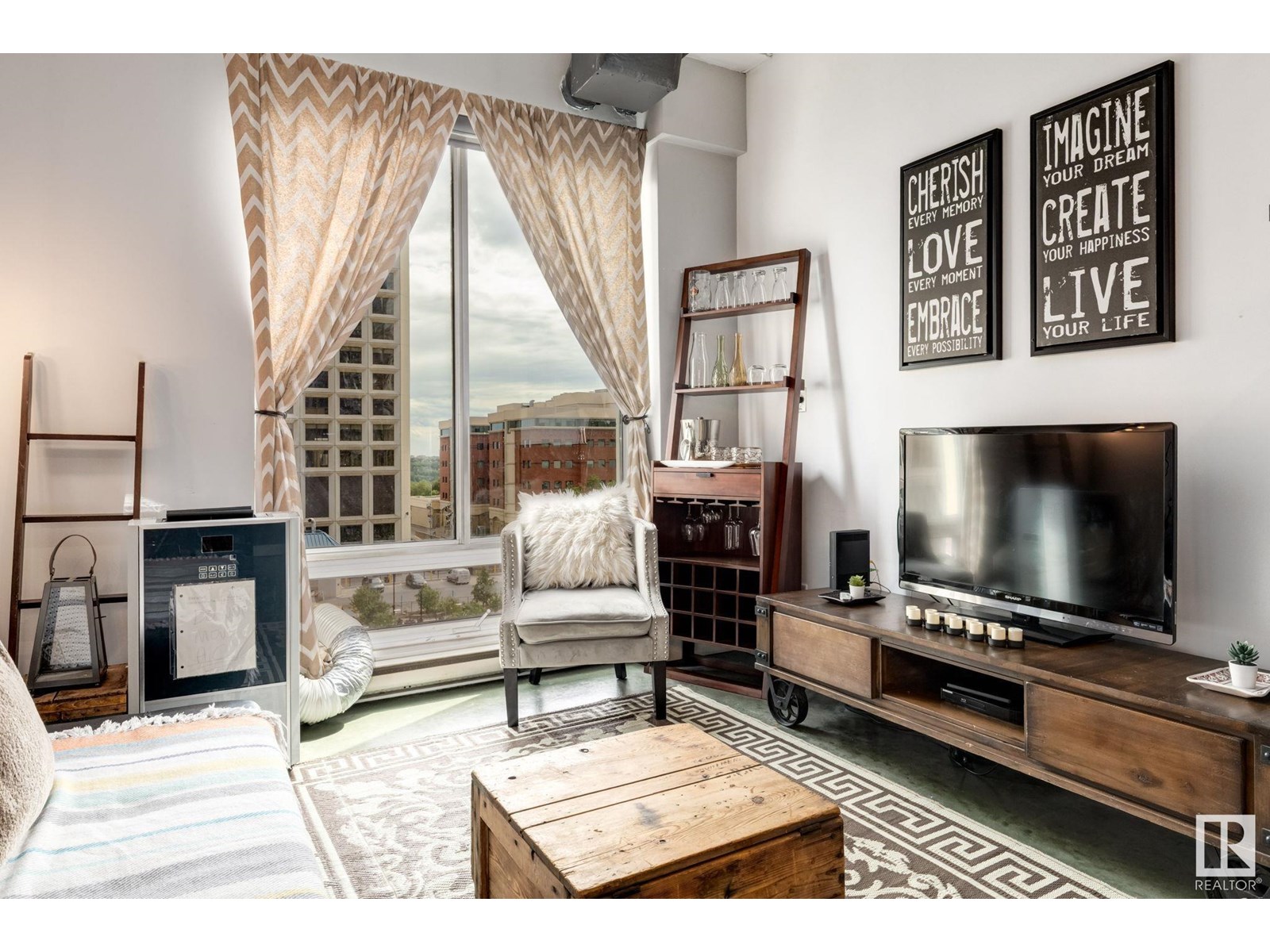 #510 10024 JASPER AV NW - 8
