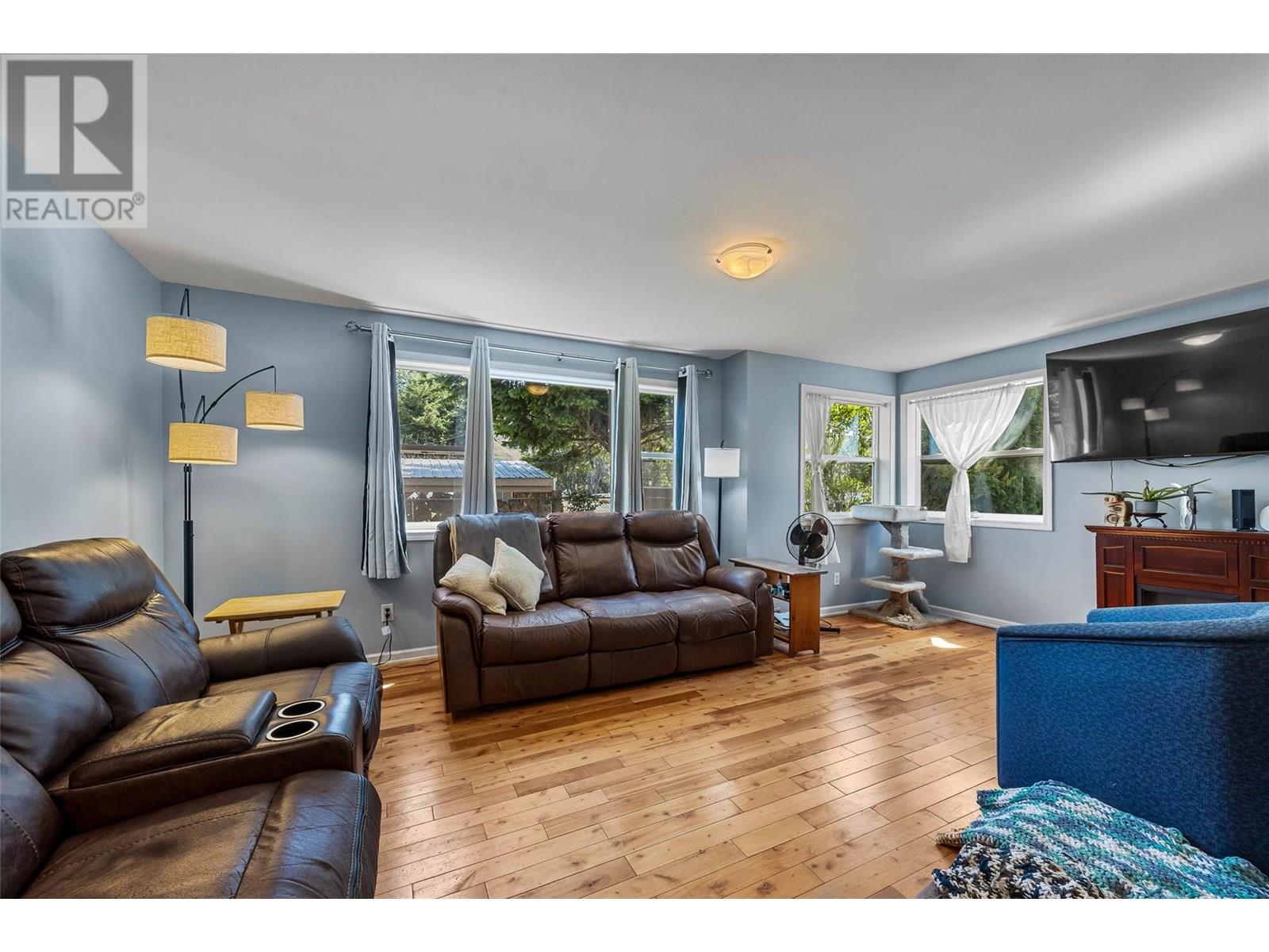 Photo 4 of 755 Crestline Street, Kamloops BC