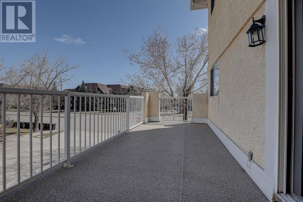 Single Family House 4 Level for Sale in  Millrose Place SW Millrise Calgary 