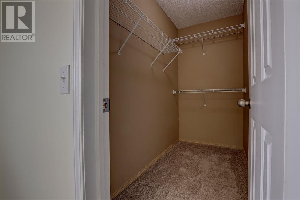 Single Family House 4 Level for Sale in  Millrose Place SW Millrise Calgary 