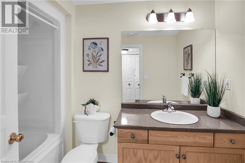 Photo 22 of 8 Muscat Drive Unit 4, Grimsby ON