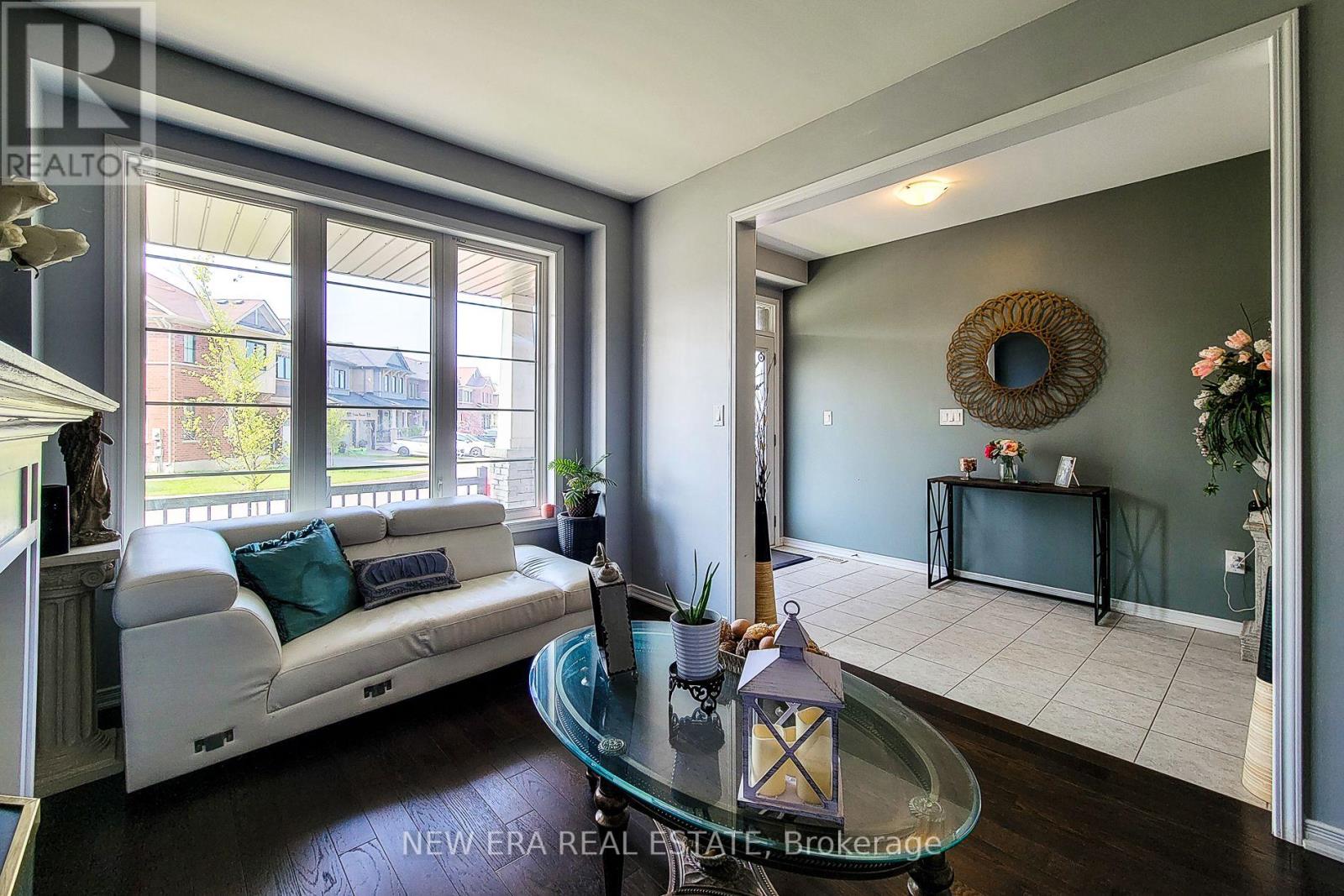 Photo 31 of 65 Cactus Crescent, Hamilton ON