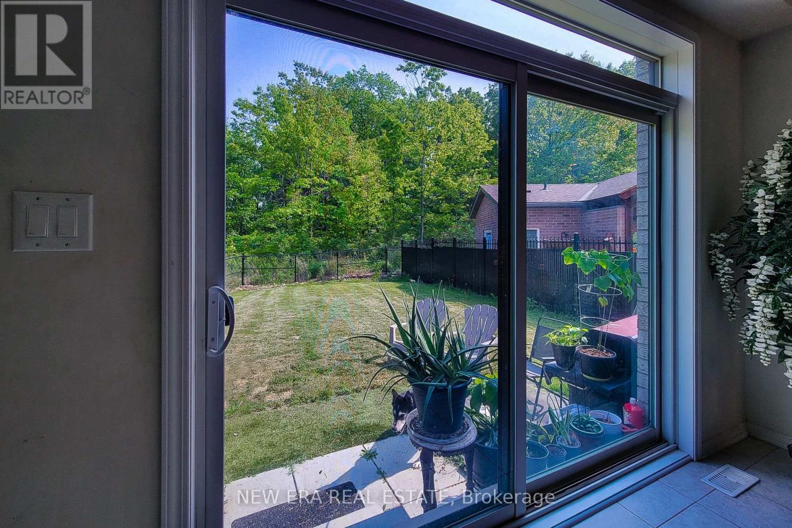 Photo 3 of 65 Cactus Crescent, Hamilton ON