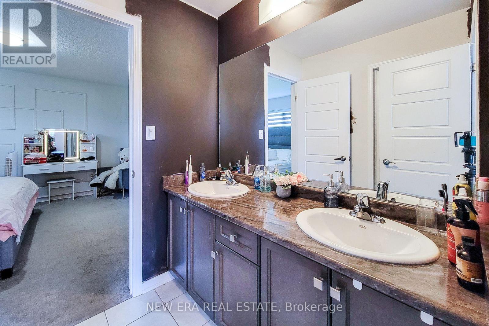 Photo 36 of 65 Cactus Crescent, Hamilton ON