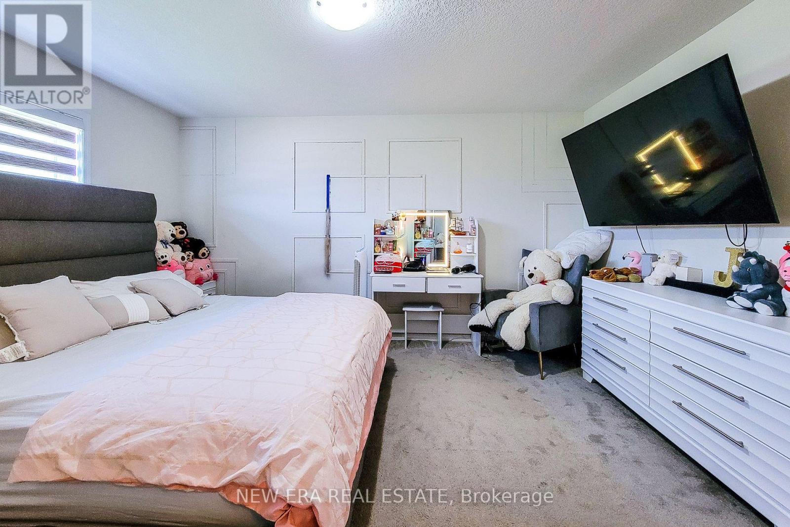 Photo 35 of 65 Cactus Crescent, Hamilton ON