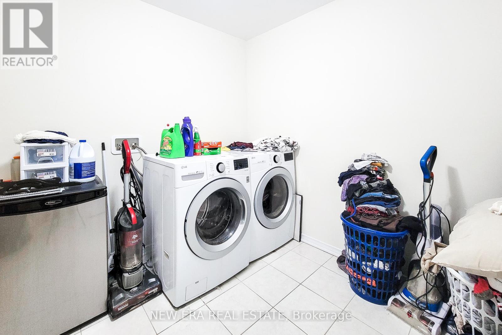 Photo 22 of 65 Cactus Crescent, Hamilton ON