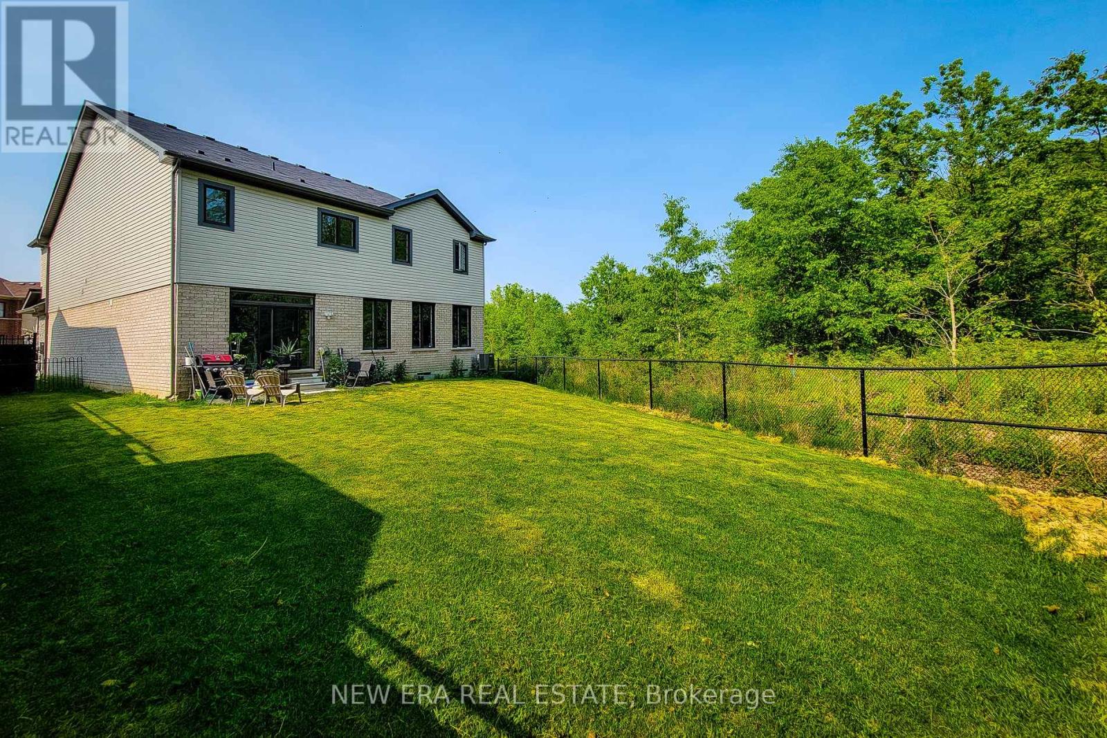 Photo 8 of 65 Cactus Crescent, Hamilton ON