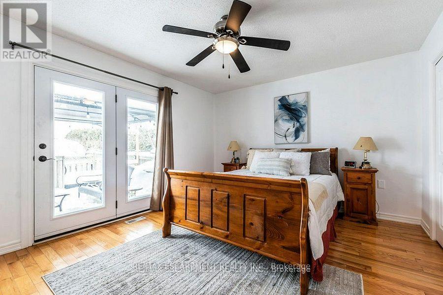 Photo 26 of 62 Spadara Drive, Hamilton ON
