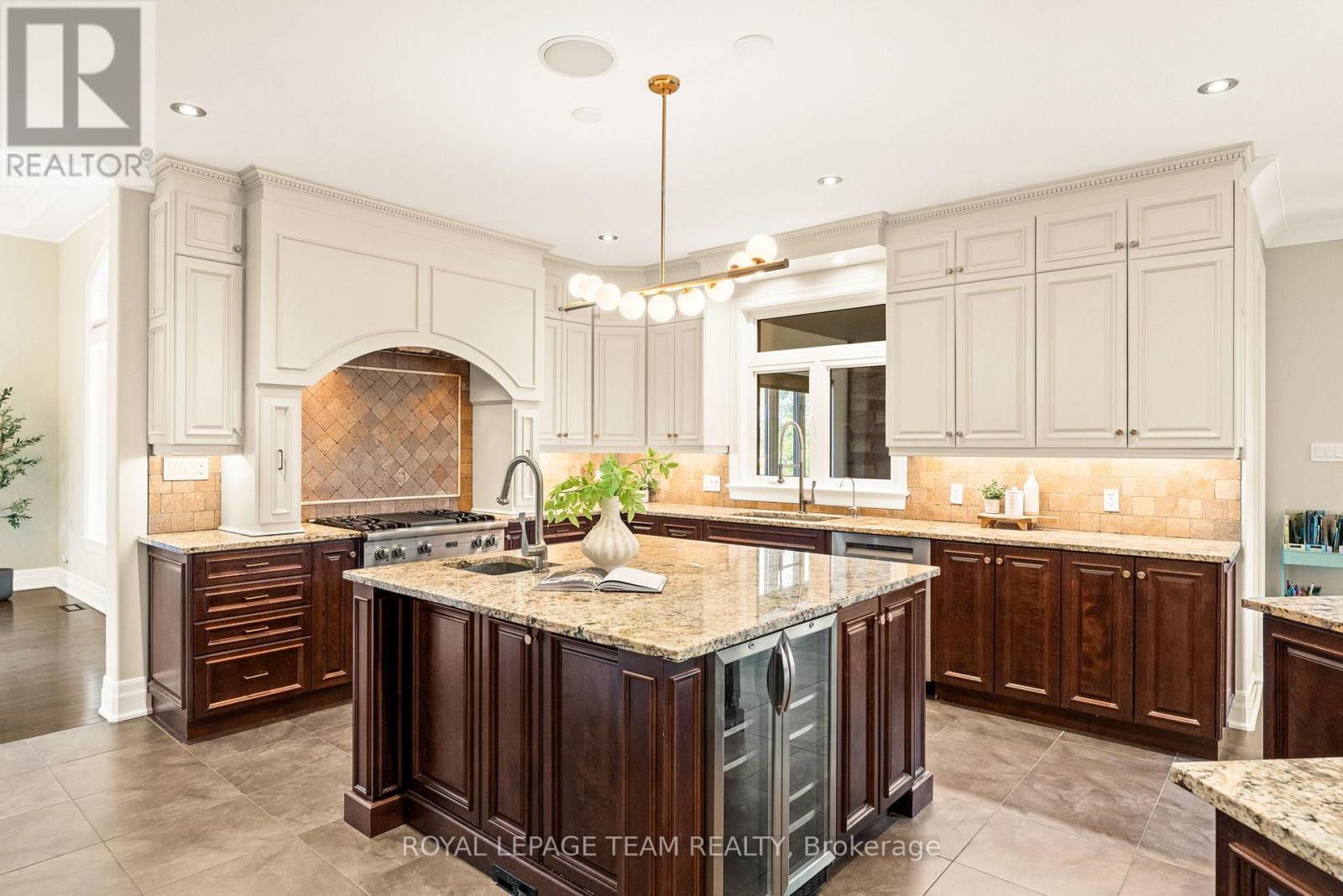 Photo 18 of 6132 Pebblewoods Drive, Ottawa ON