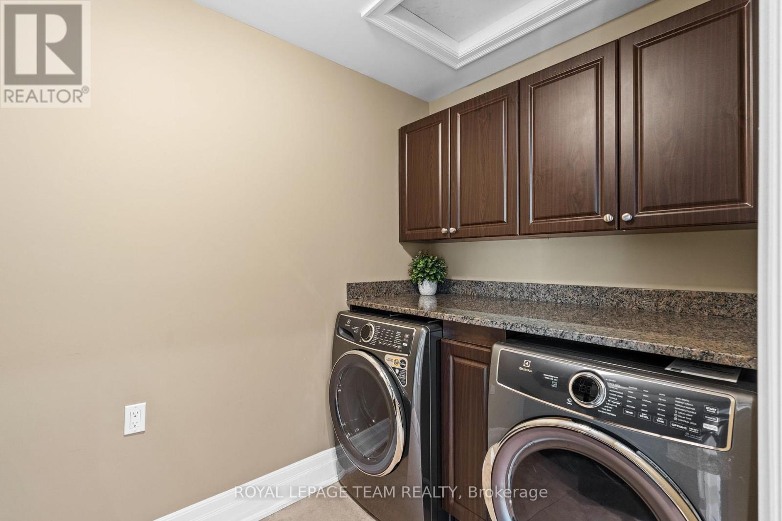 Photo 1 of 6132 Pebblewoods Drive, Ottawa ON