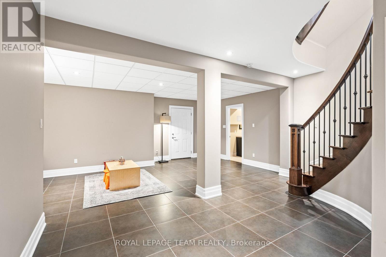 Photo 19 of 6132 Pebblewoods Drive, Ottawa ON