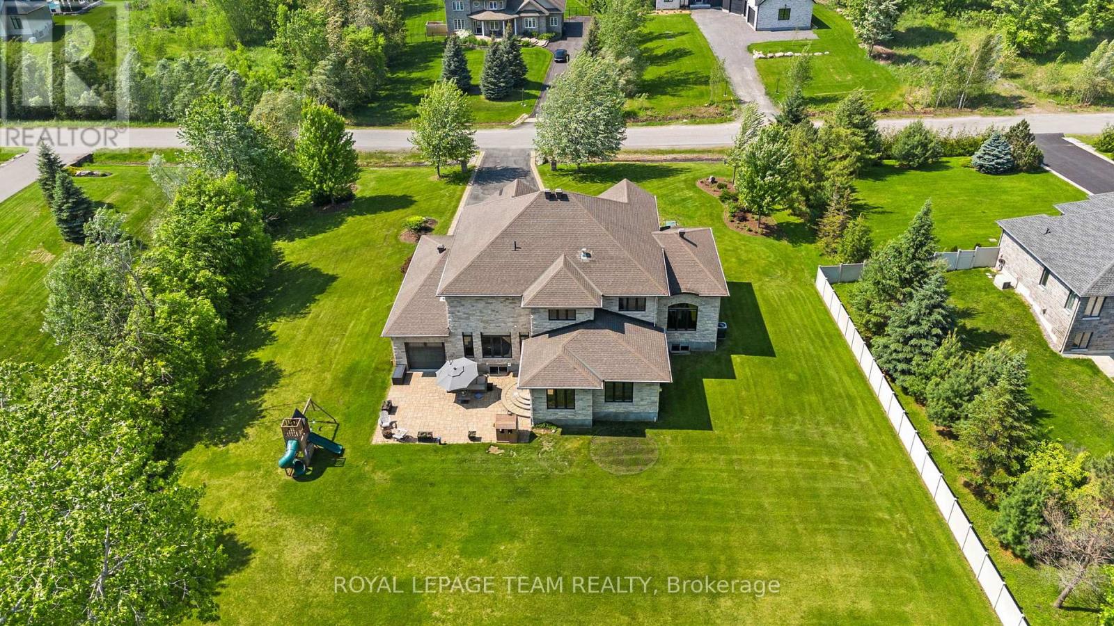 Photo 8 of 6132 Pebblewoods Drive, Ottawa ON