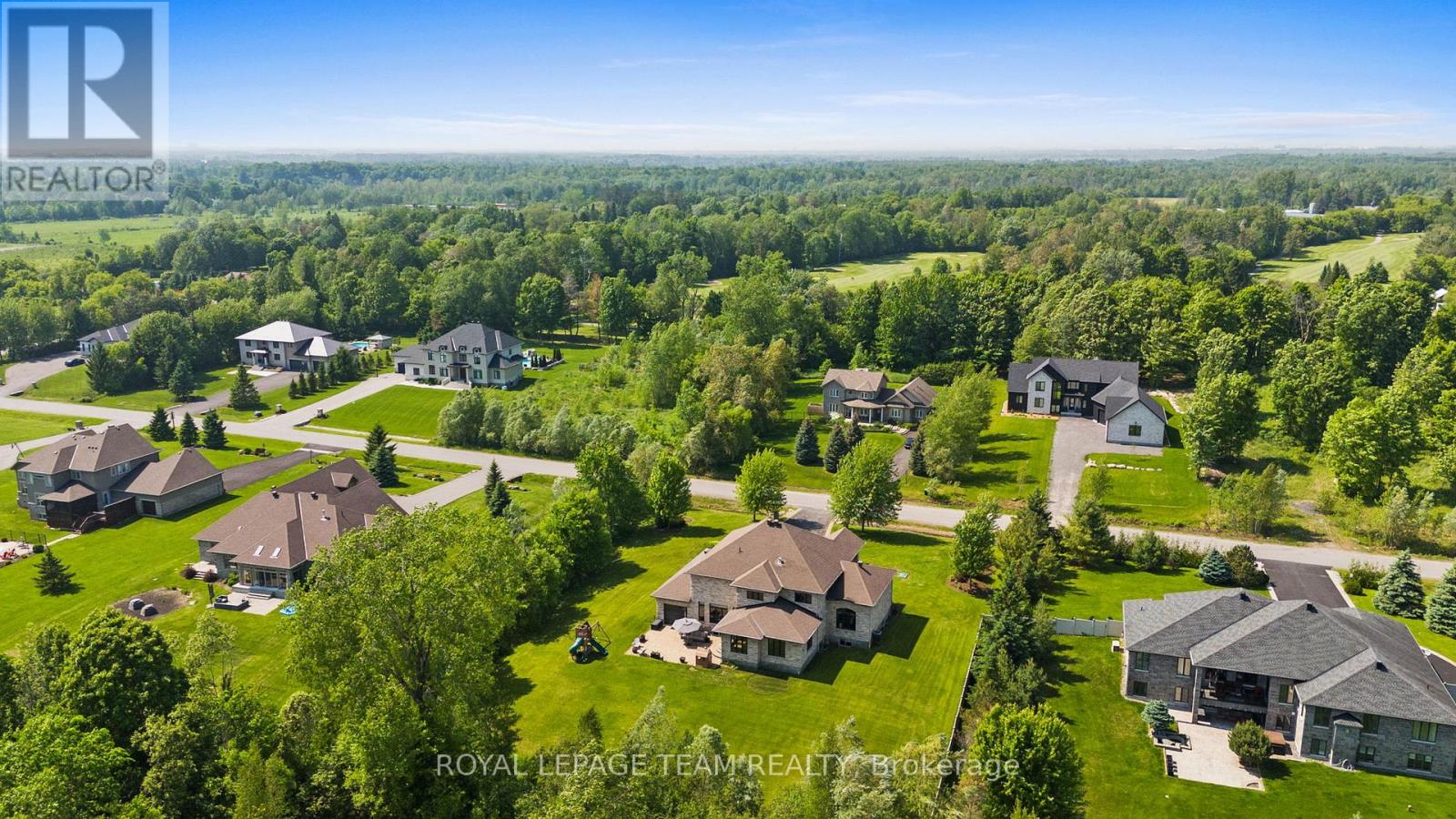 Photo 17 of 6132 Pebblewoods Drive, Ottawa ON