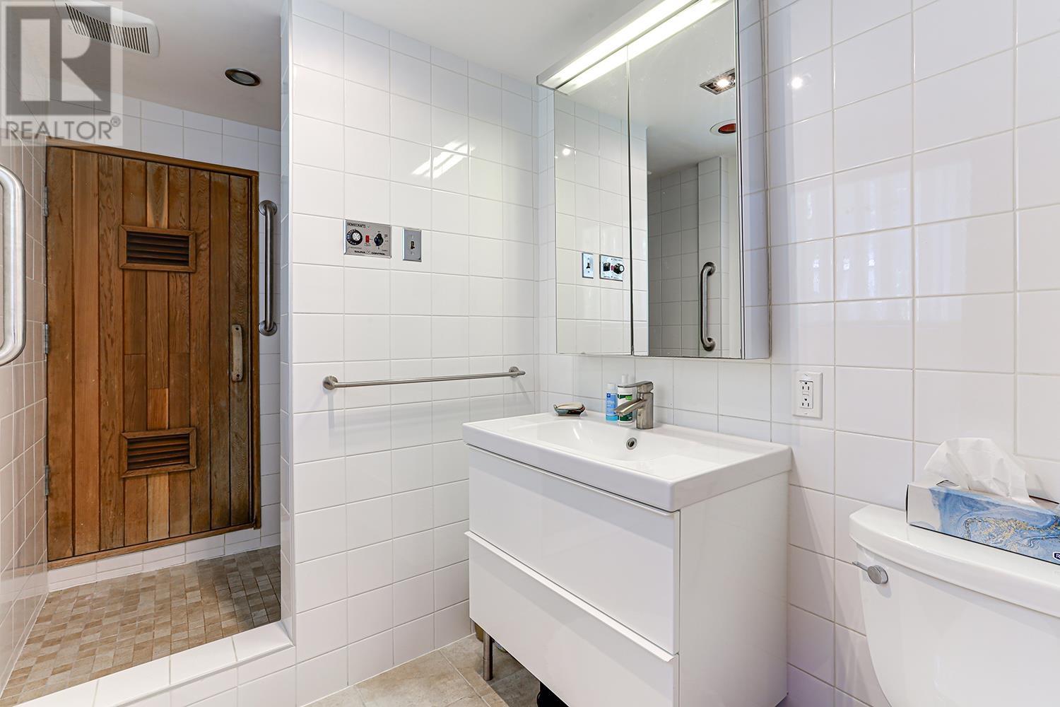 325 OCEANVIEW ROAD, Lions Bay