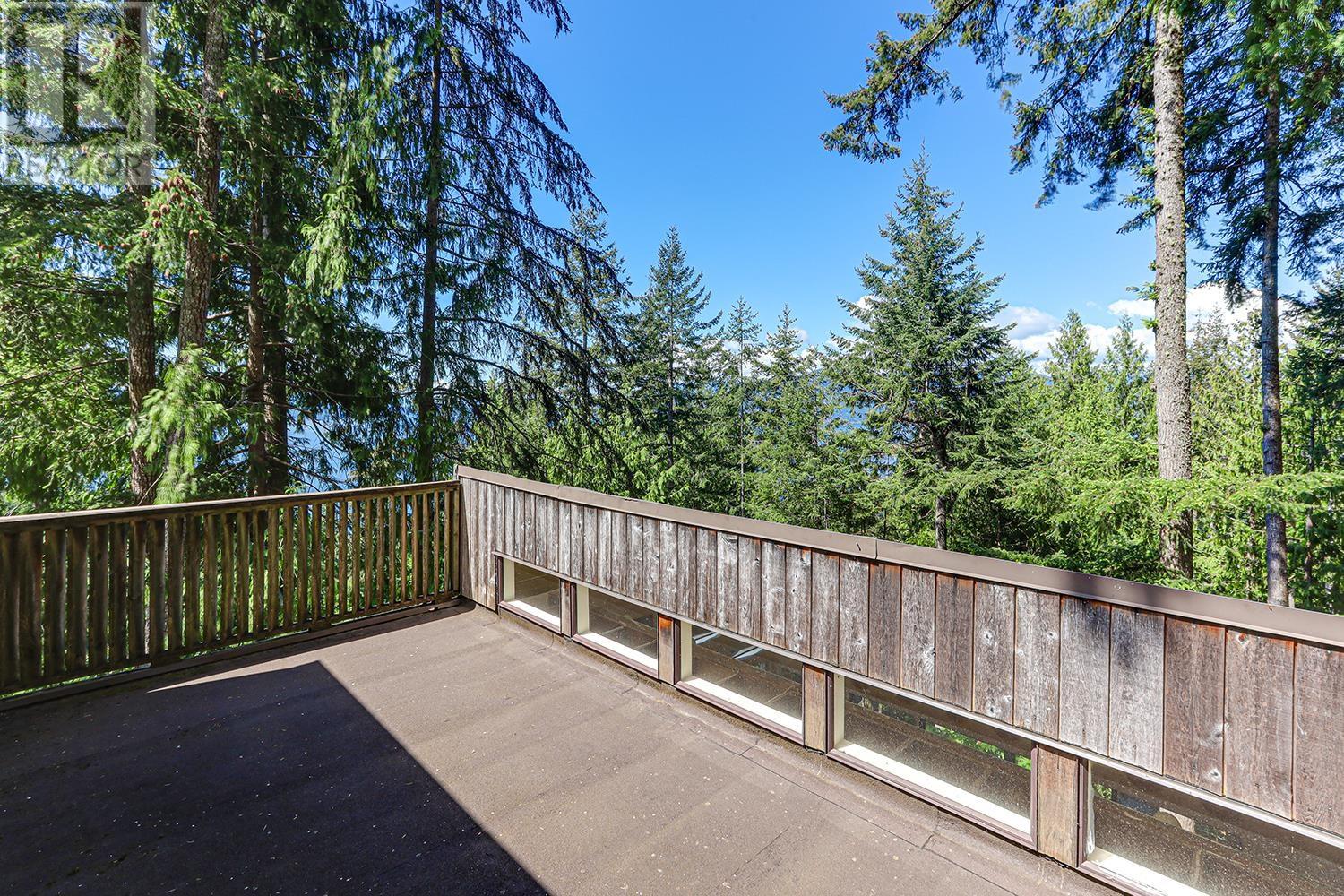 325 OCEANVIEW ROAD, Lions Bay