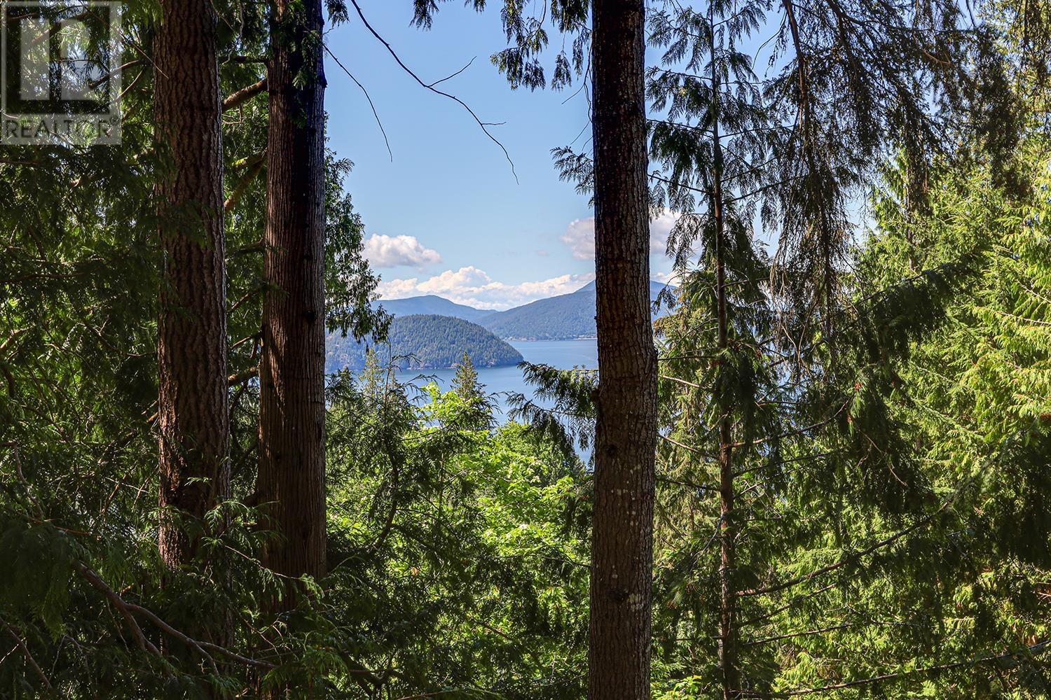 325 OCEANVIEW ROAD, Lions Bay
