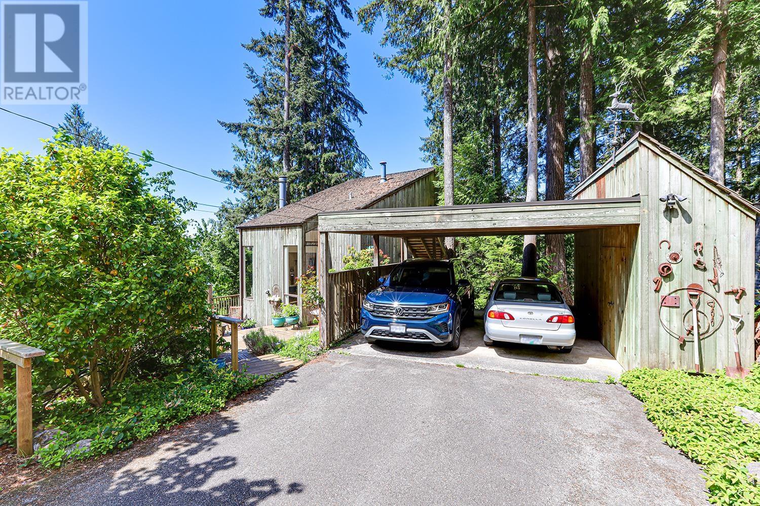325 OCEANVIEW ROAD, Lions Bay