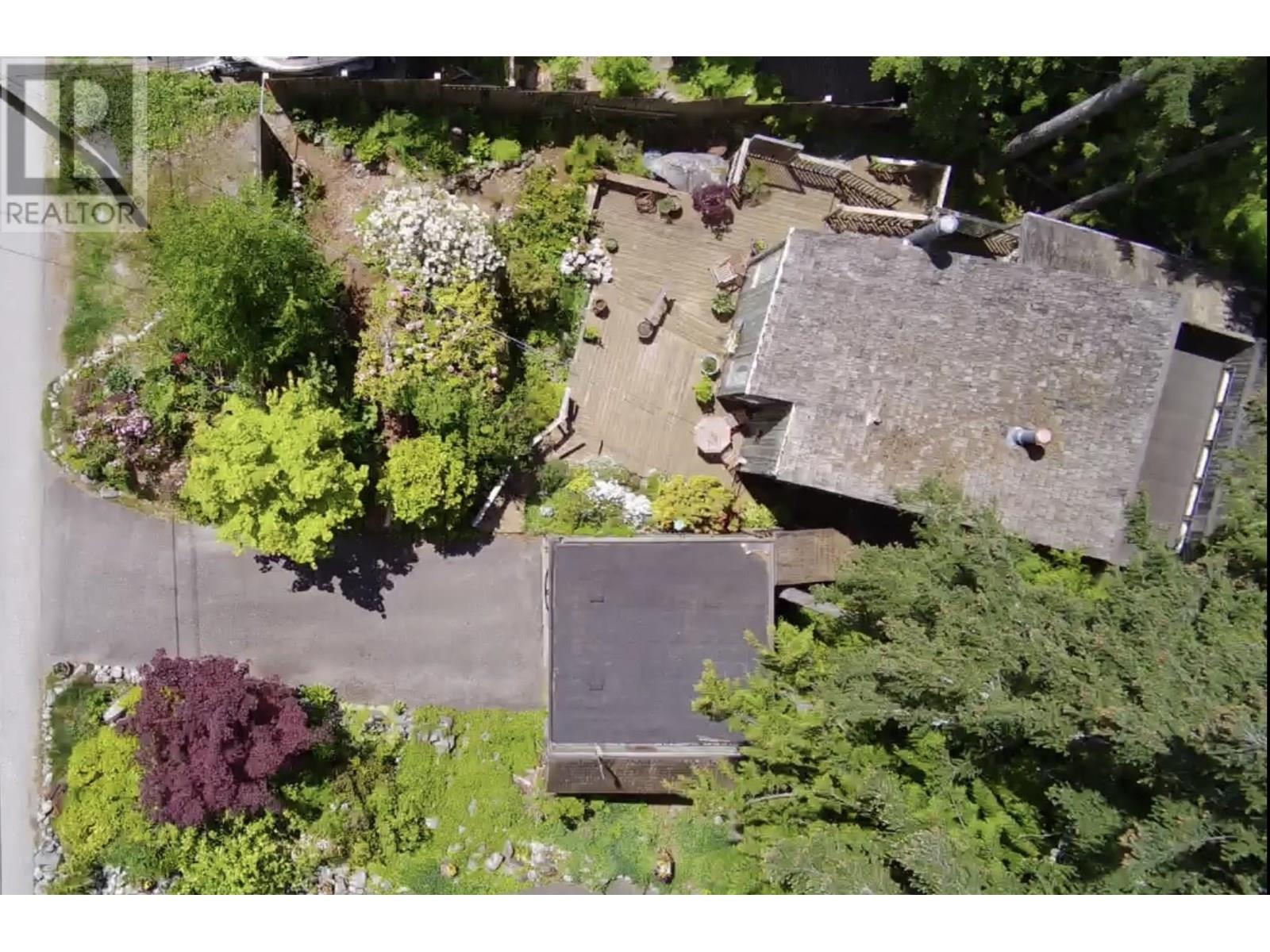 325 OCEANVIEW ROAD, Lions Bay